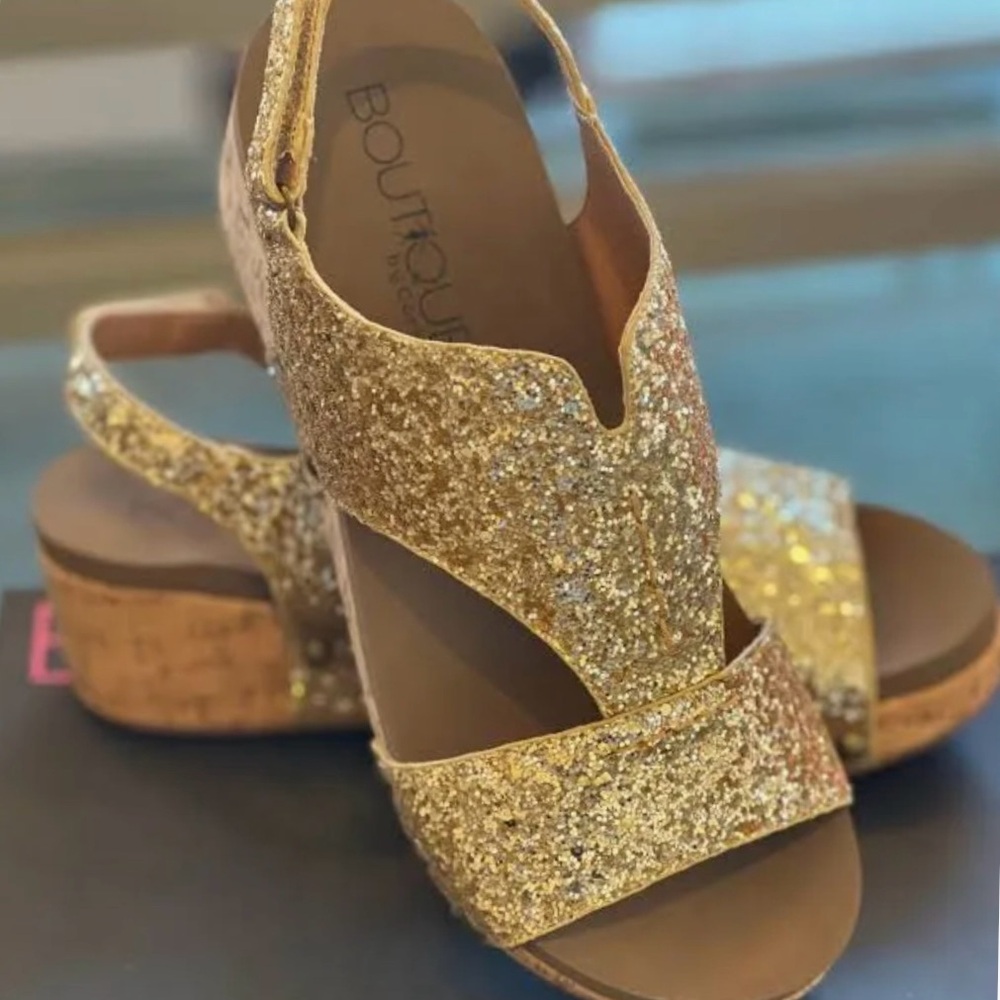 Corky Refreshing shoe, Gold Glitter, NIB